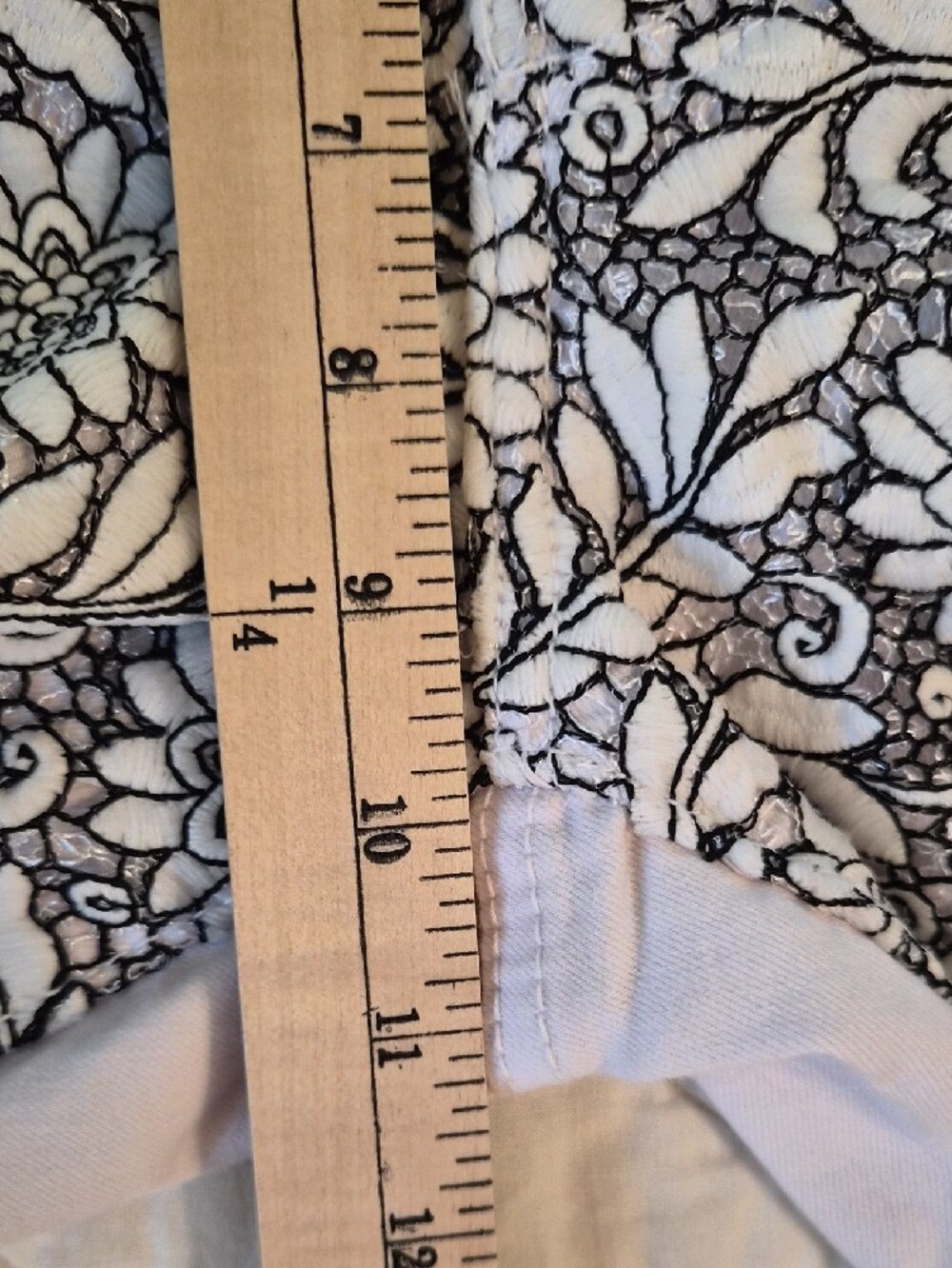 VENUS -Bootcut White w/Floral Embroidered Overlay- Size 12 - Picture 4 of 8